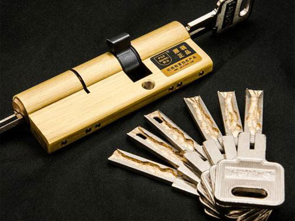 鹤岗市24小时上门开锁公司